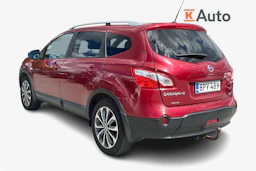 punainen Nissan Qashqai+2 2012 kuva 2.