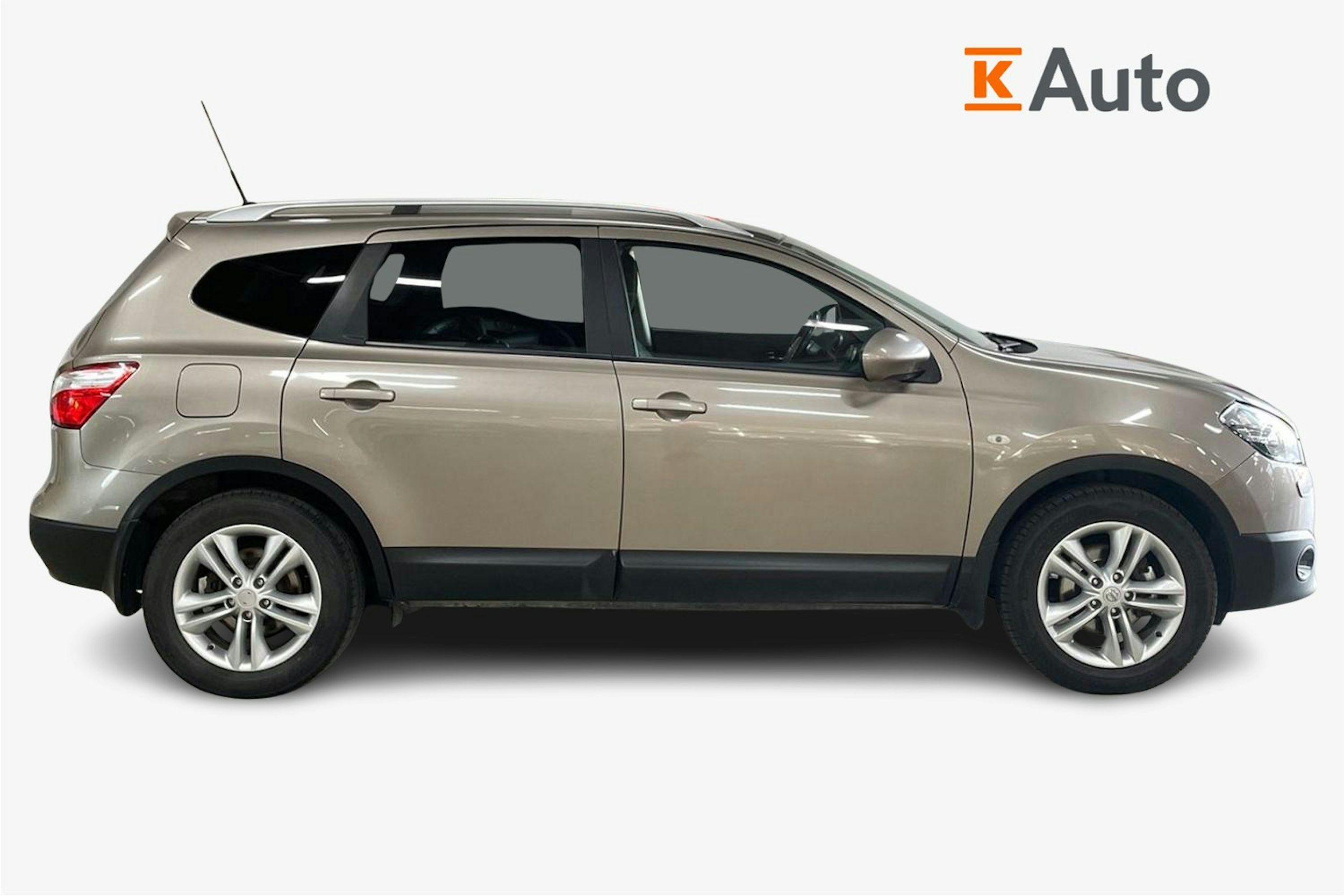 Ruskea (beige) Nissan Qashqai+2 2012 kuva 6.