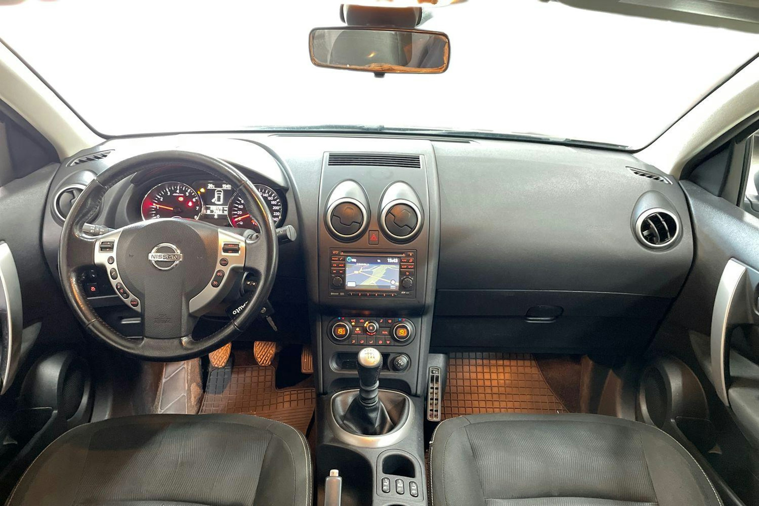Ruskea (beige) Nissan Qashqai+2 2012 kuva 9.