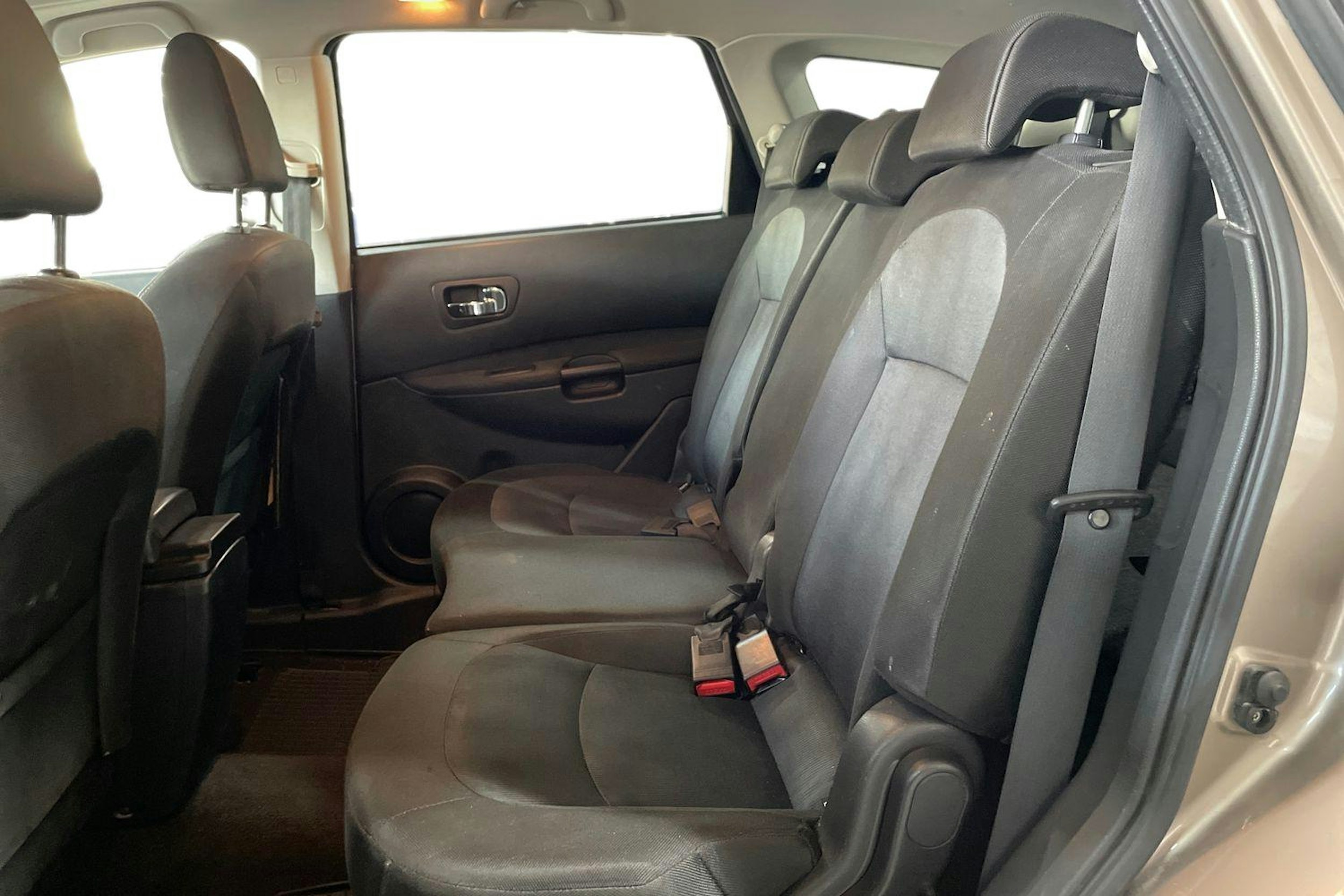 Ruskea (beige) Nissan Qashqai+2 2012 kuva 10.