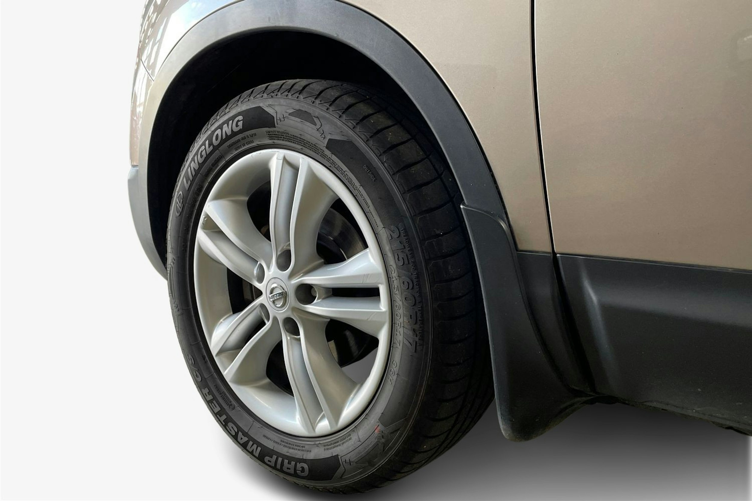 Ruskea (beige) Nissan Qashqai+2 2012 kuva 11.