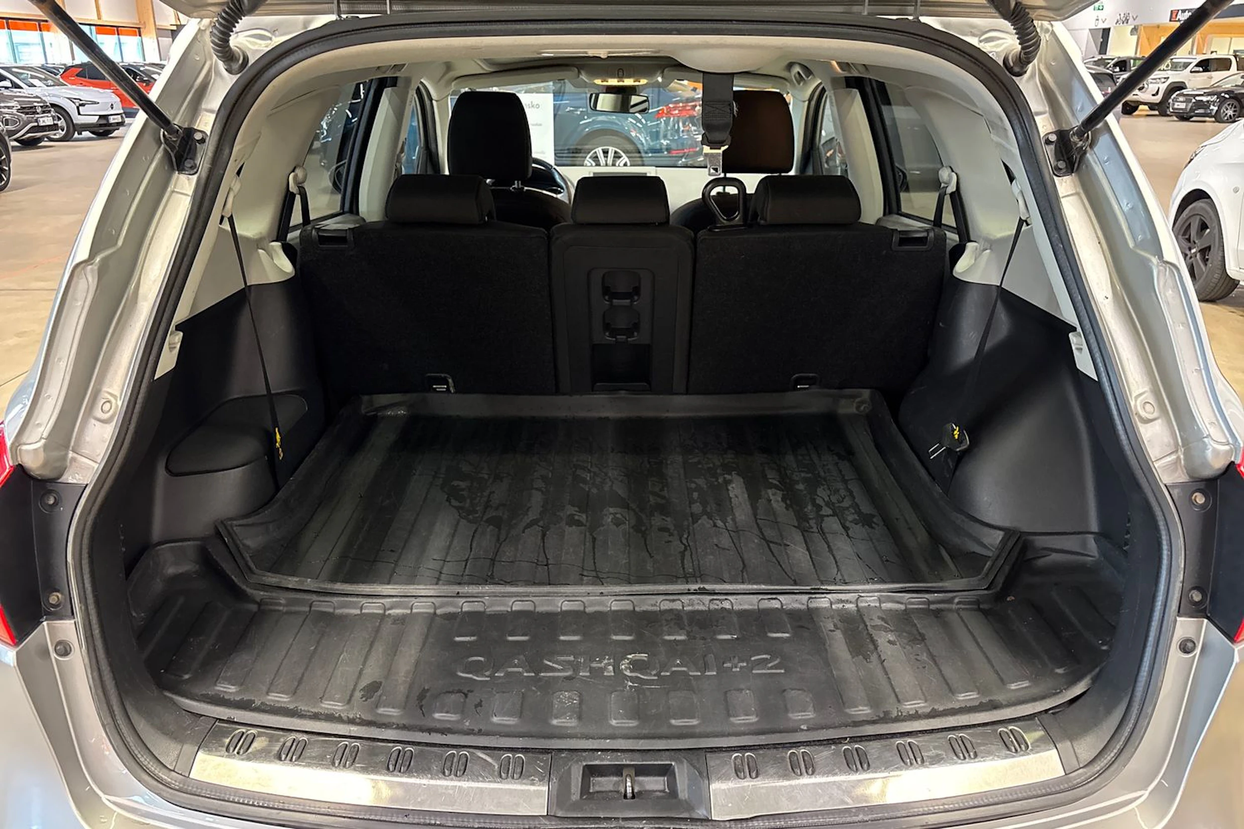 hopea Nissan Qashqai+2 2012 kuva 24.