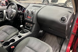 punainen Nissan Qashqai+2 2012 kuva 12.