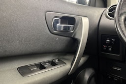 musta Nissan Qashqai+2 2012 kuva 18.