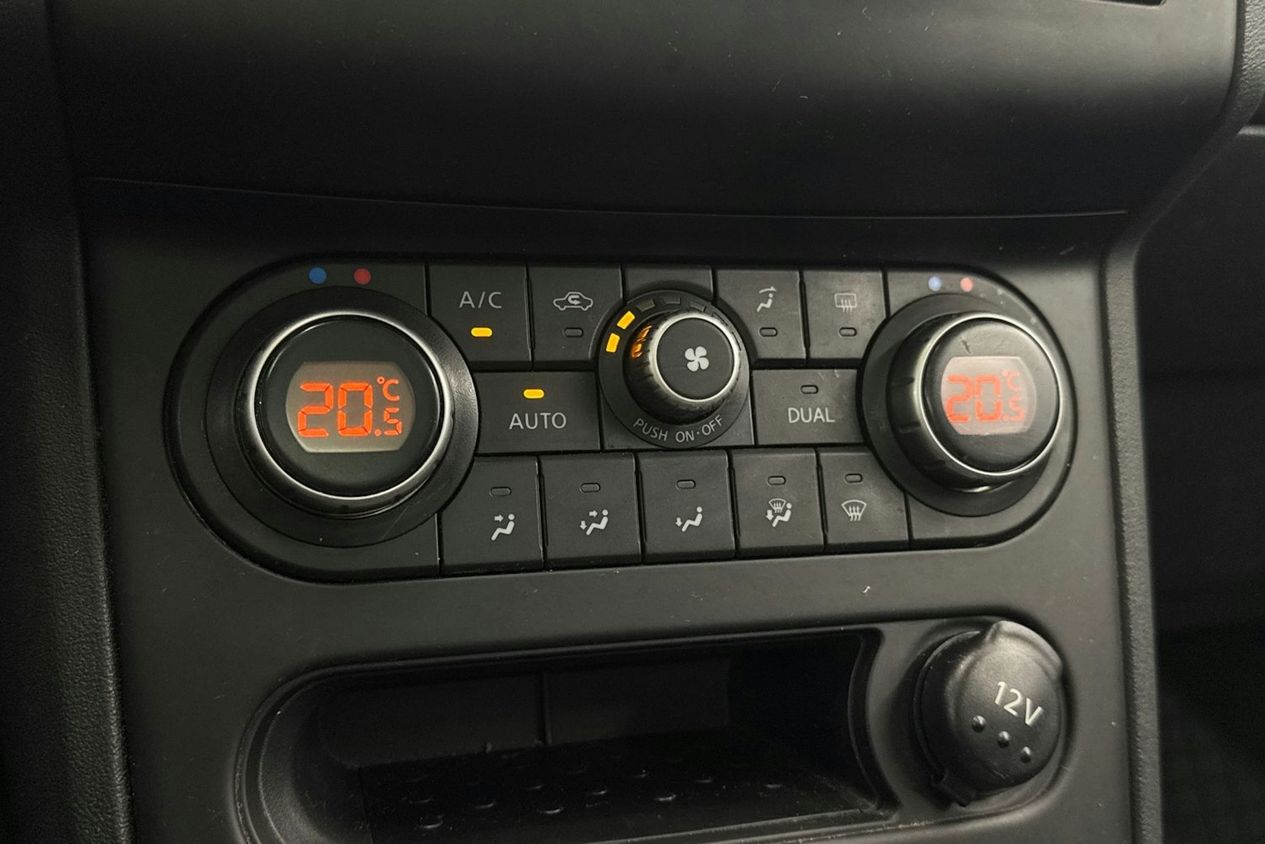 musta Nissan Qashqai+2 2012 kuva 22.