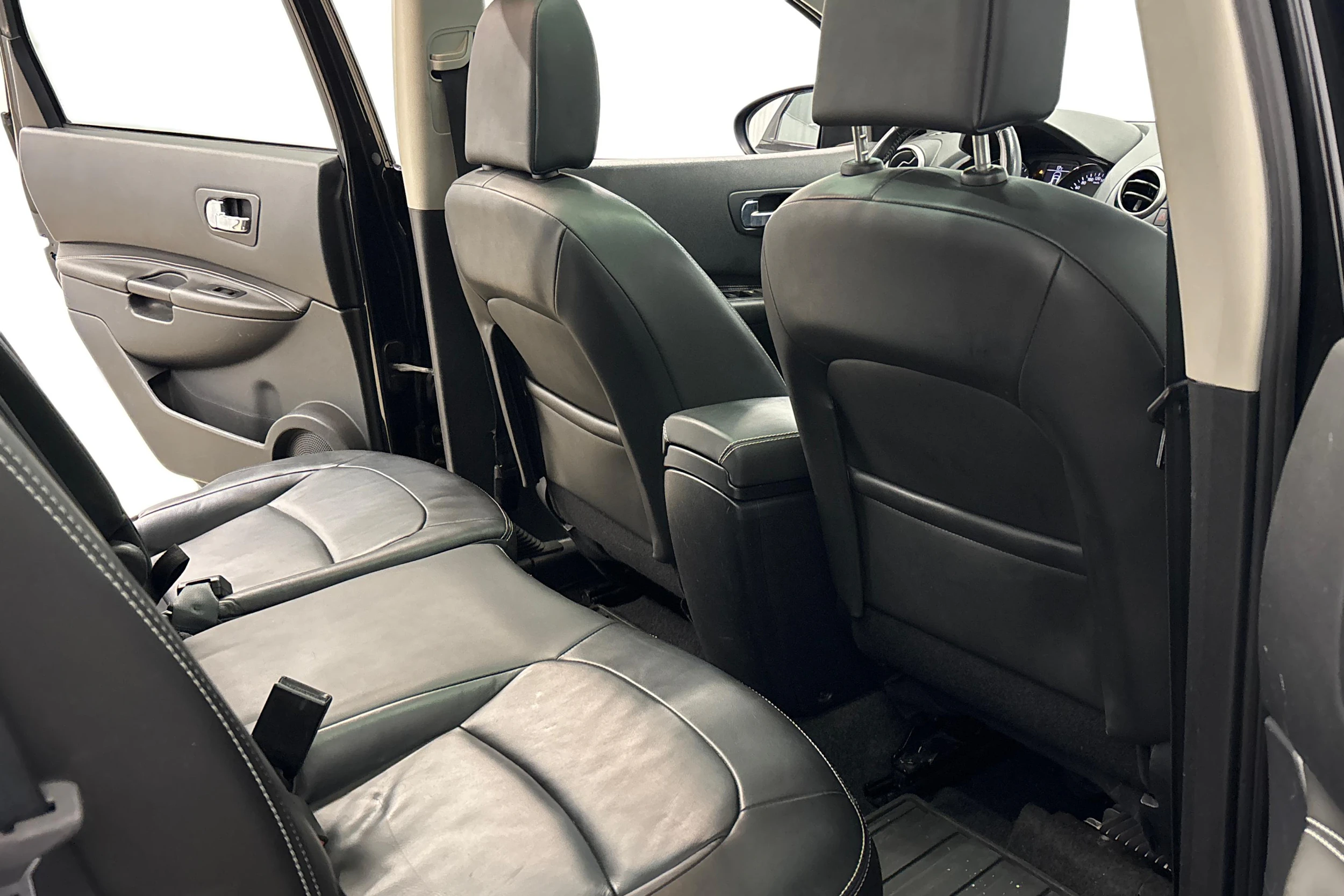 musta Nissan Qashqai+2 2012 kuva 9.