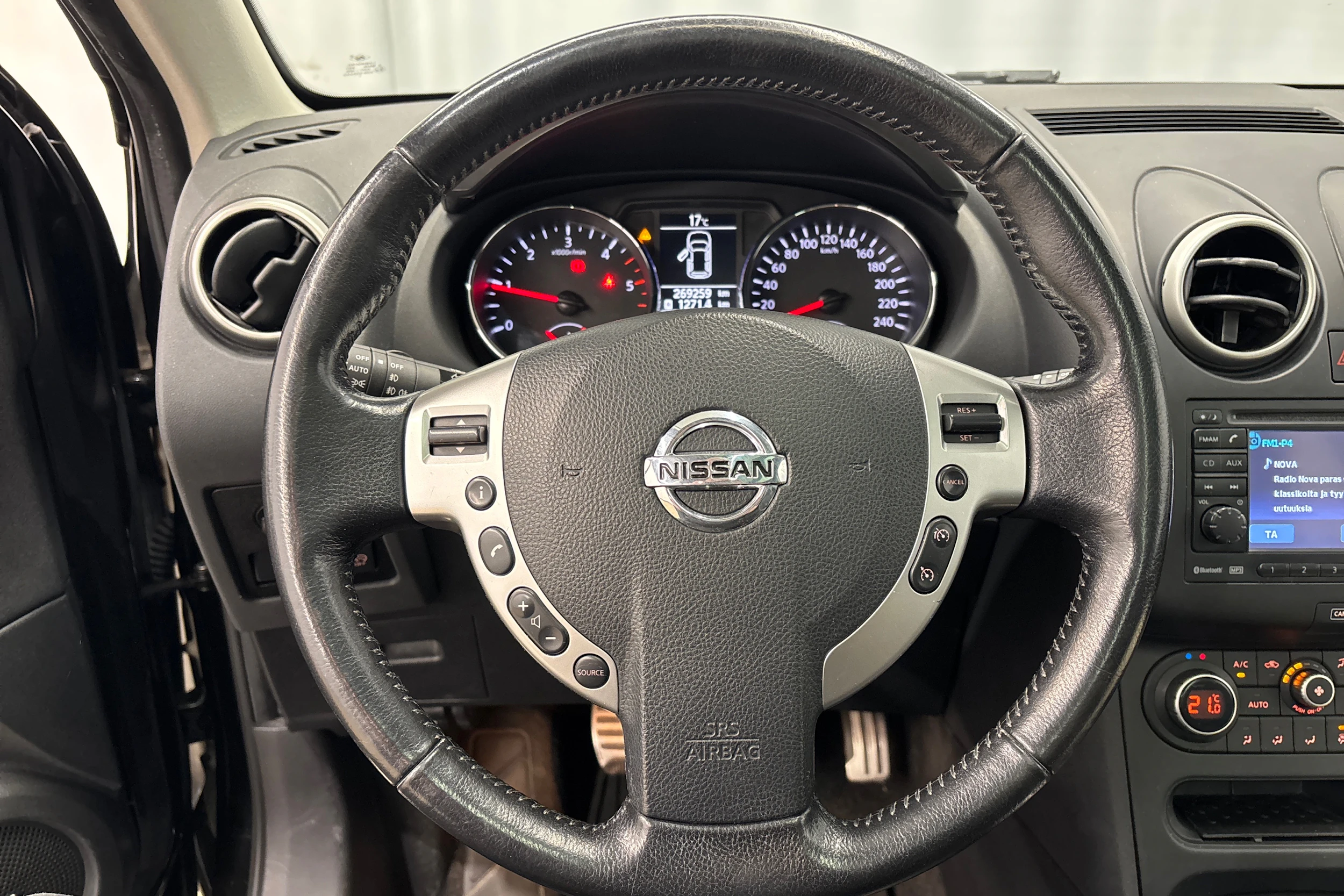 musta Nissan Qashqai+2 2012 kuva 14.