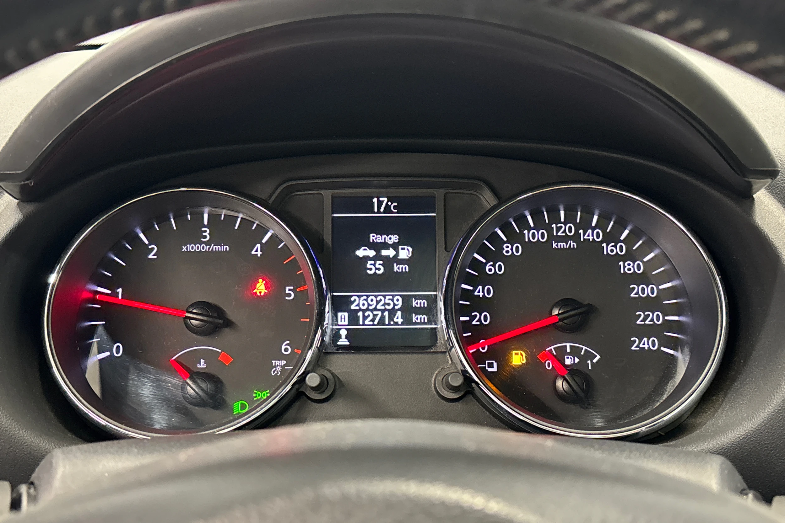 musta Nissan Qashqai+2 2012 kuva 17.