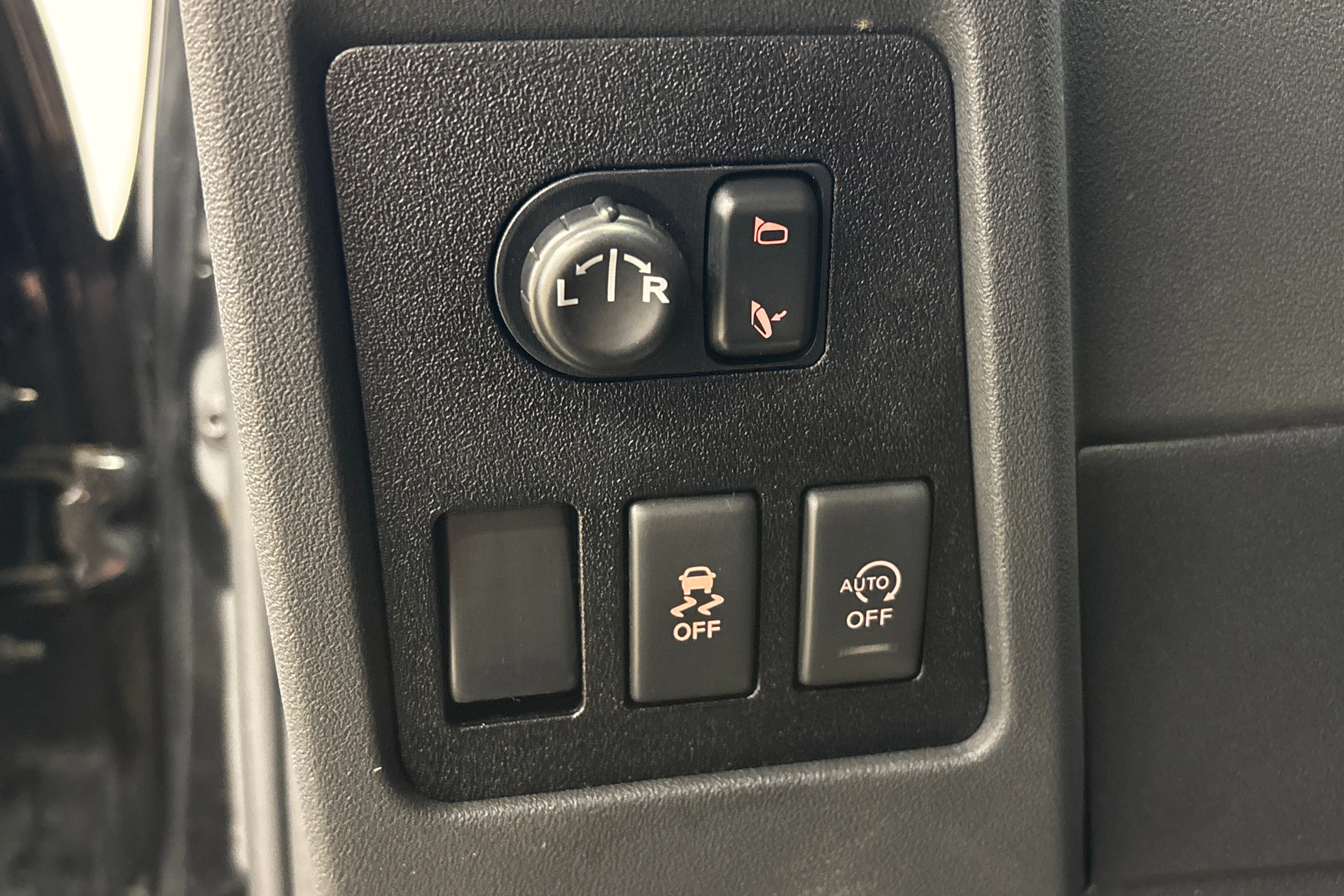 musta Nissan Qashqai+2 2012 kuva 24.