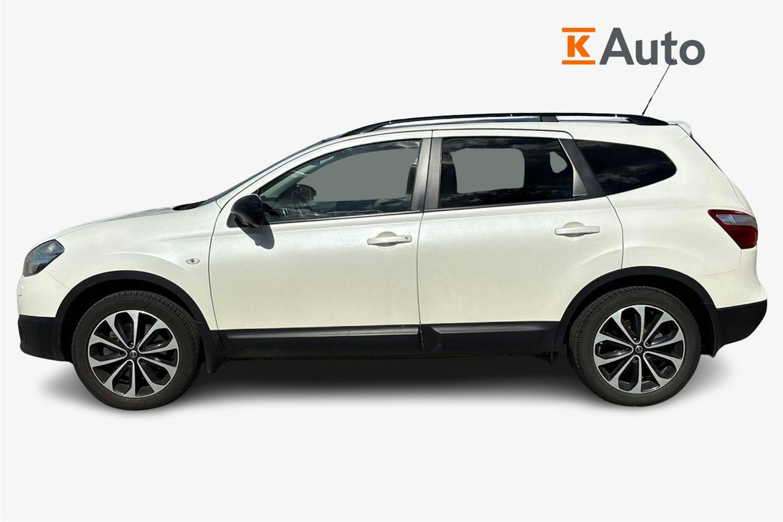 Valkoinen Nissan Qashqai+2 2013 kuva 5.