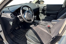 Valkoinen Nissan Qashqai+2 2013 kuva 6.