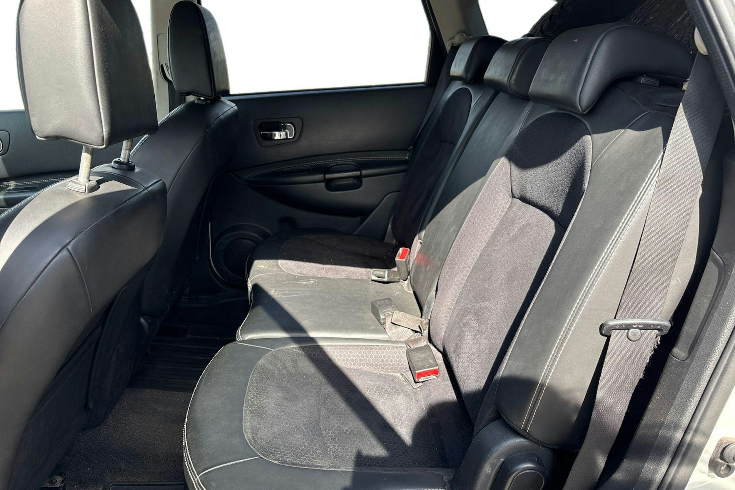 Valkoinen Nissan Qashqai+2 2013 kuva 8.