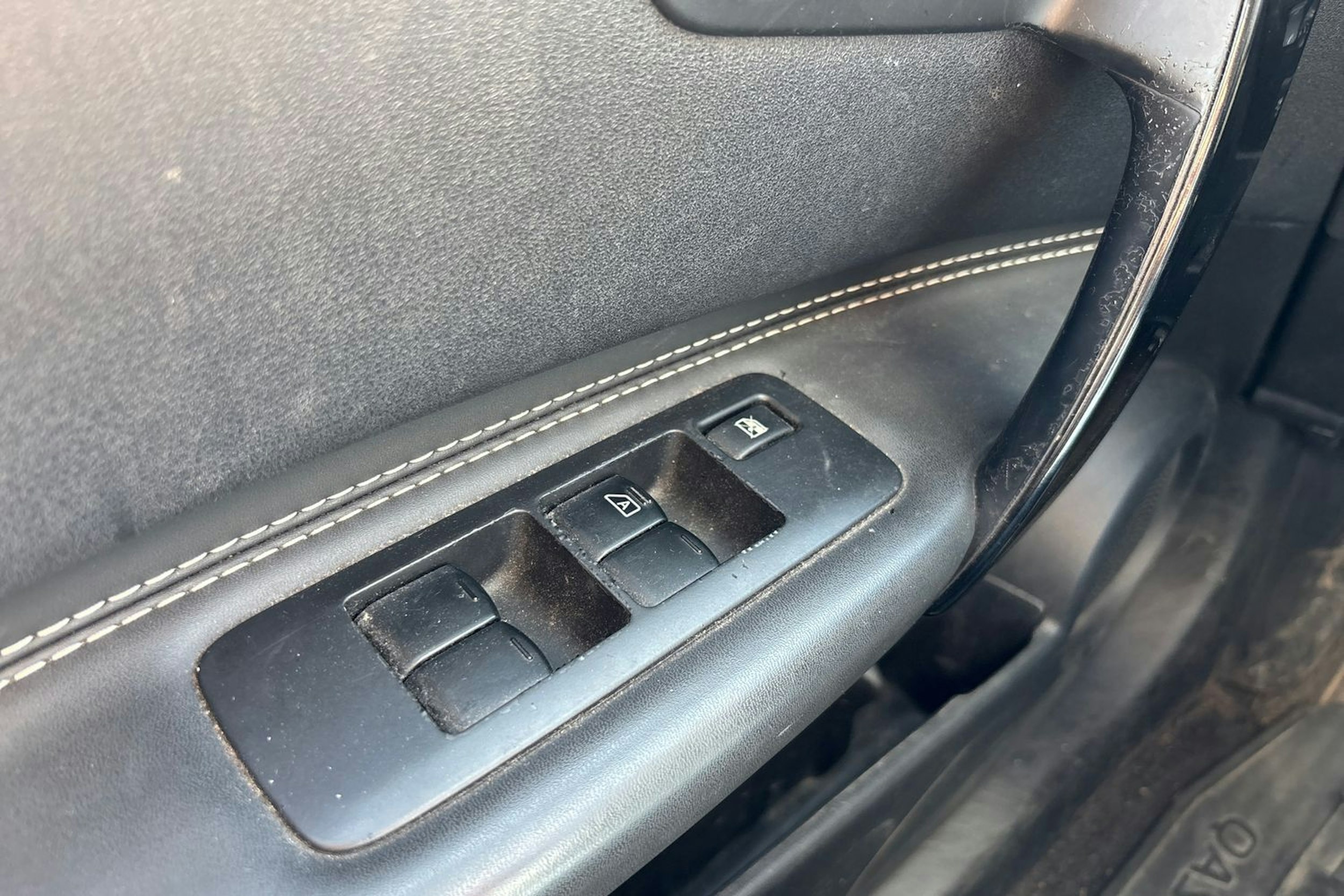 Valkoinen Nissan Qashqai+2 2013 kuva 13.