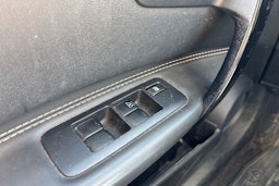 Valkoinen Nissan Qashqai+2 2013 kuva 13.