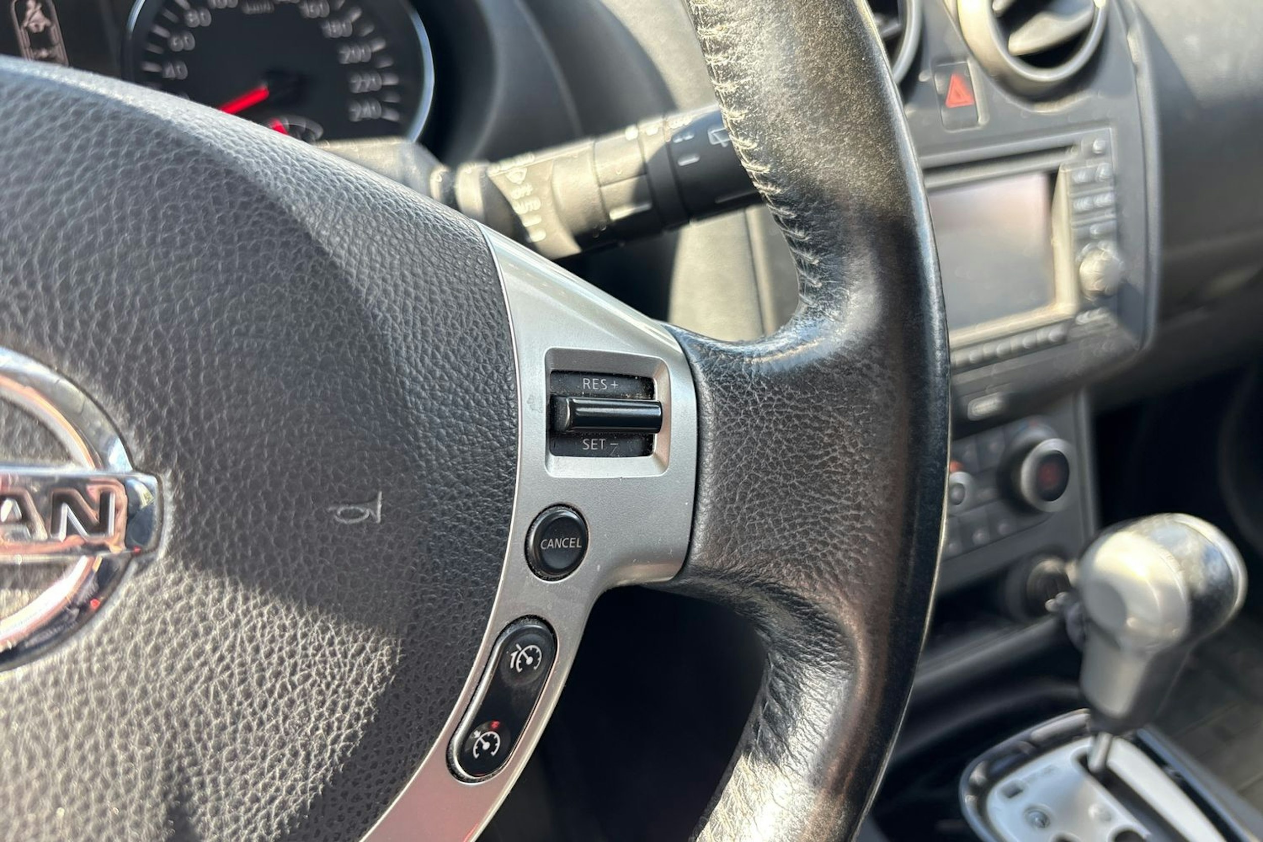 Valkoinen Nissan Qashqai+2 2013 kuva 16.