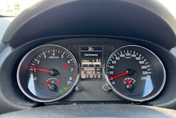 Valkoinen Nissan Qashqai+2 2013 kuva 17.