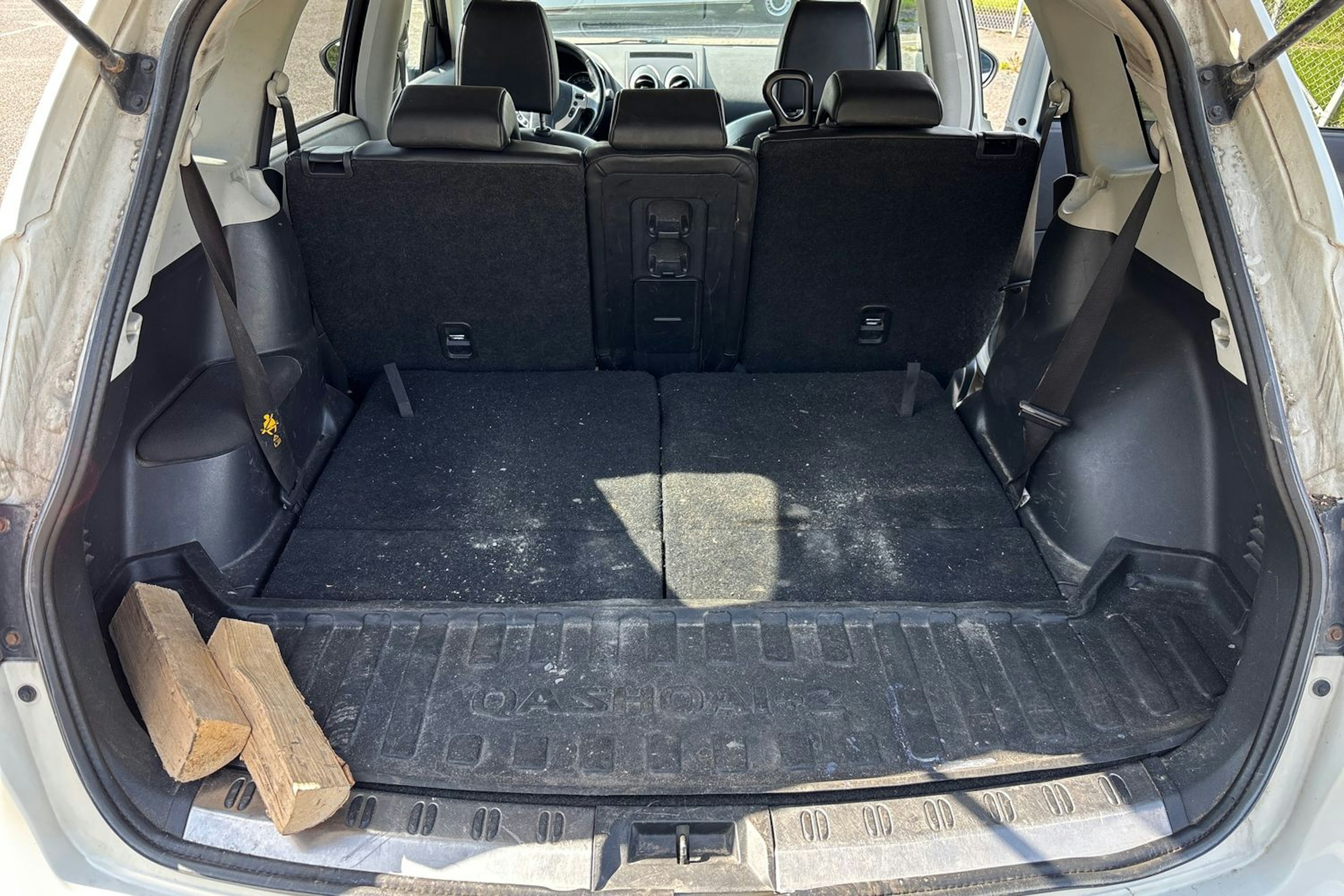 Valkoinen Nissan Qashqai+2 2013 kuva 42.