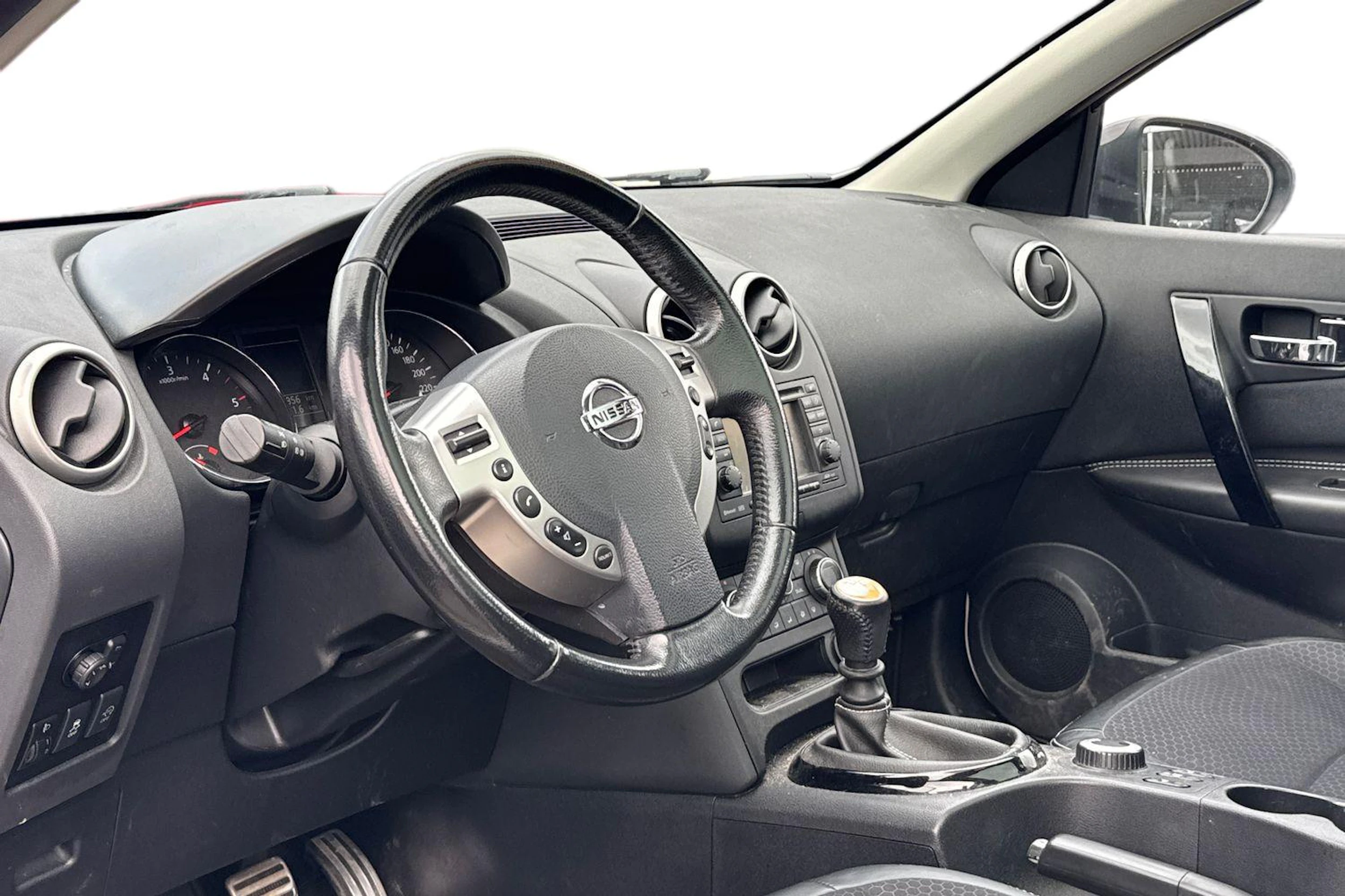 valkoinen Nissan Qashqai+2 2013 kuva 3.