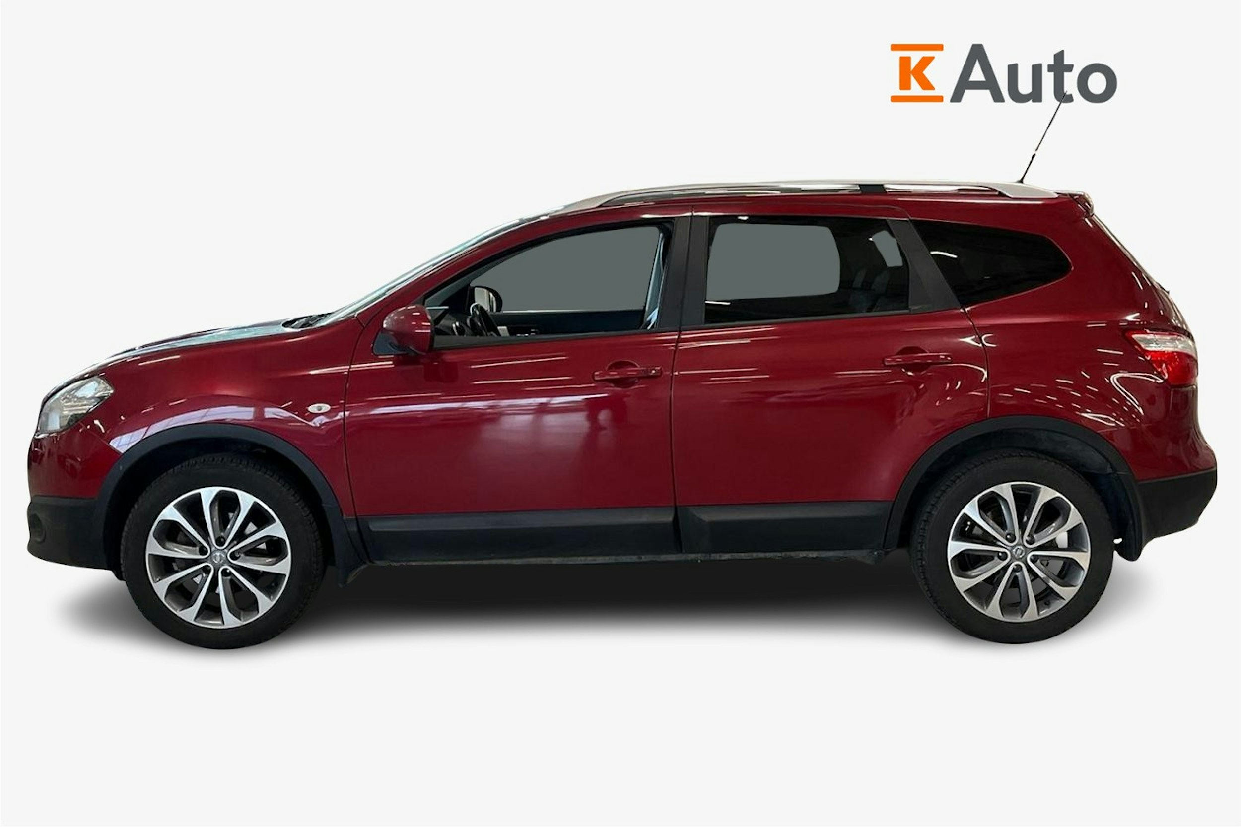 punainen Nissan Qashqai+2 2014 kuva 5.