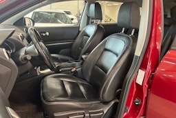 punainen Nissan Qashqai+2 2014 kuva 11.