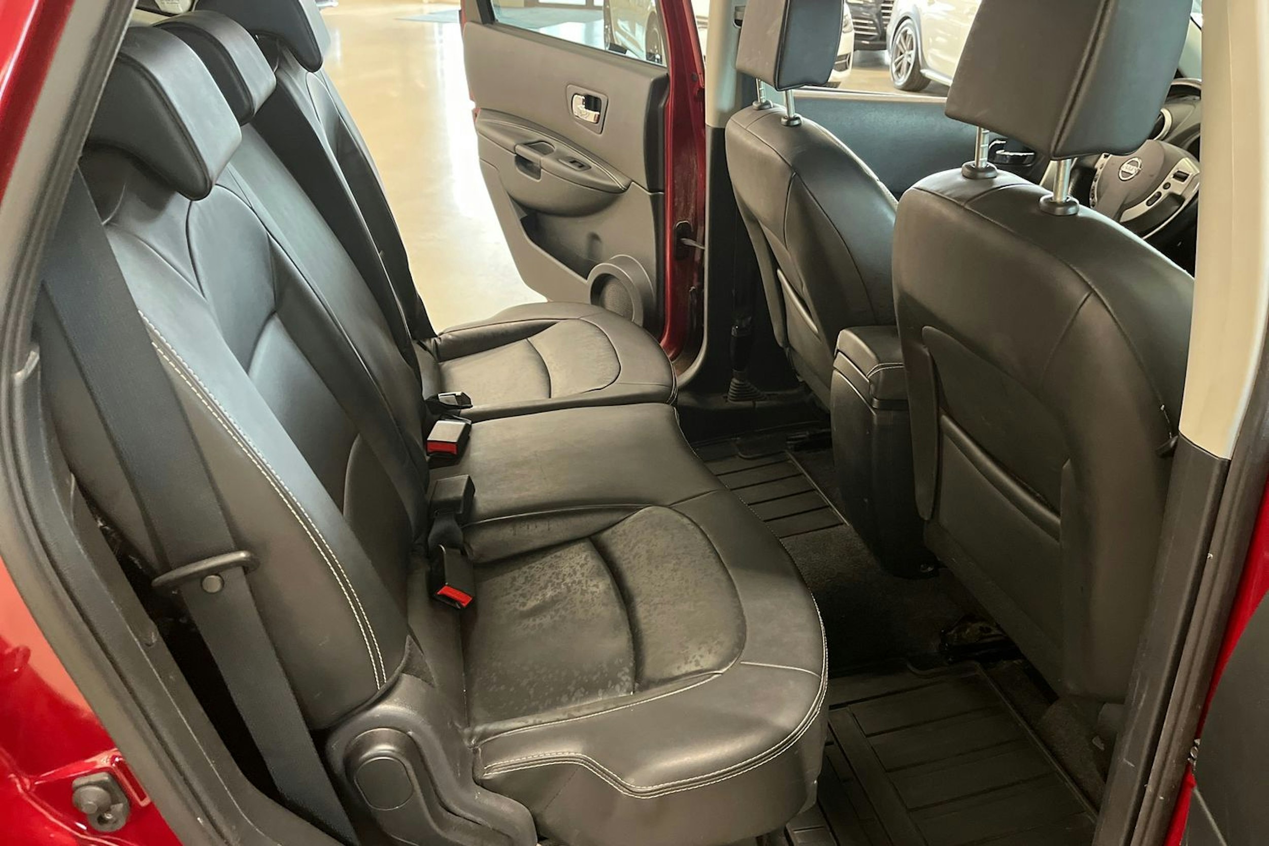 punainen Nissan Qashqai+2 2014 kuva 13.