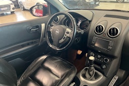 punainen Nissan Qashqai+2 2014 kuva 14.