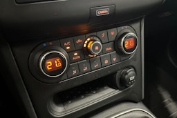 punainen Nissan Qashqai+2 2014 kuva 17.