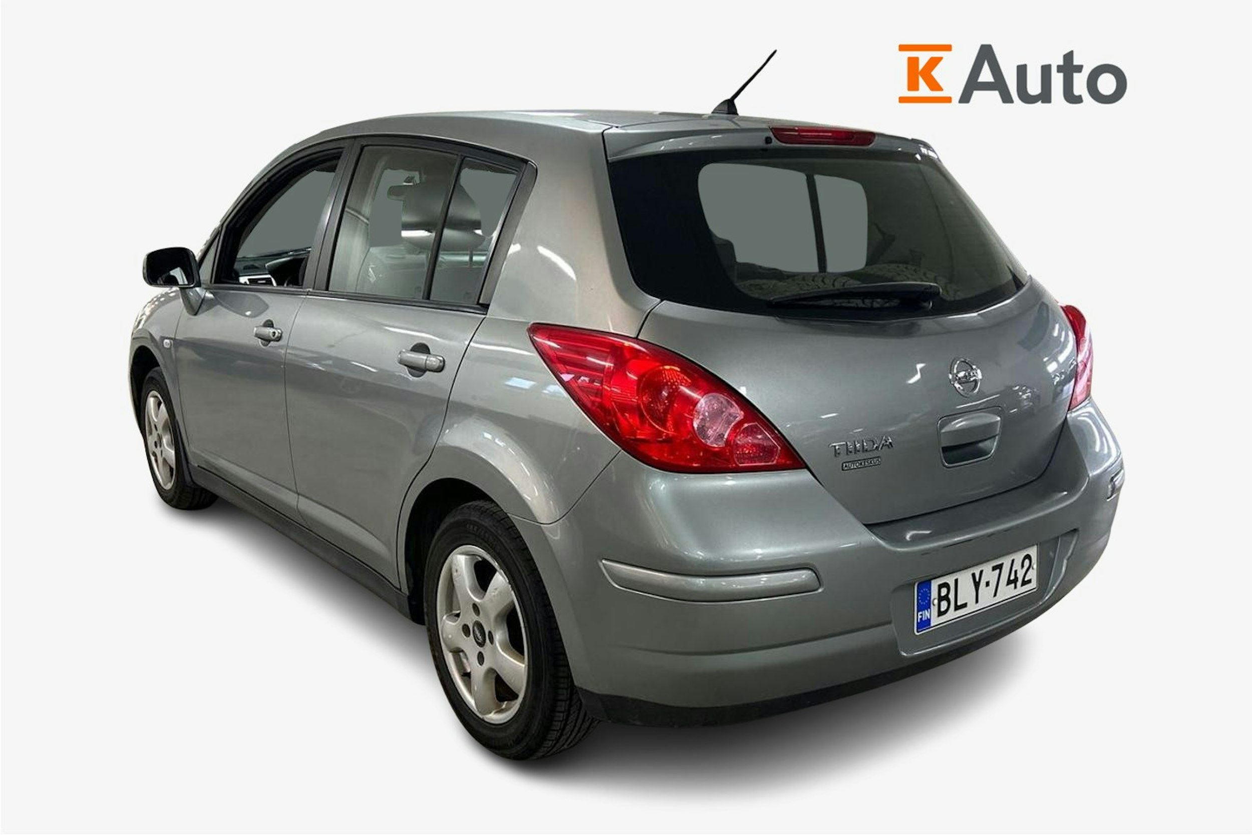 Harmaa Nissan Tiida 2008 kuva 2.