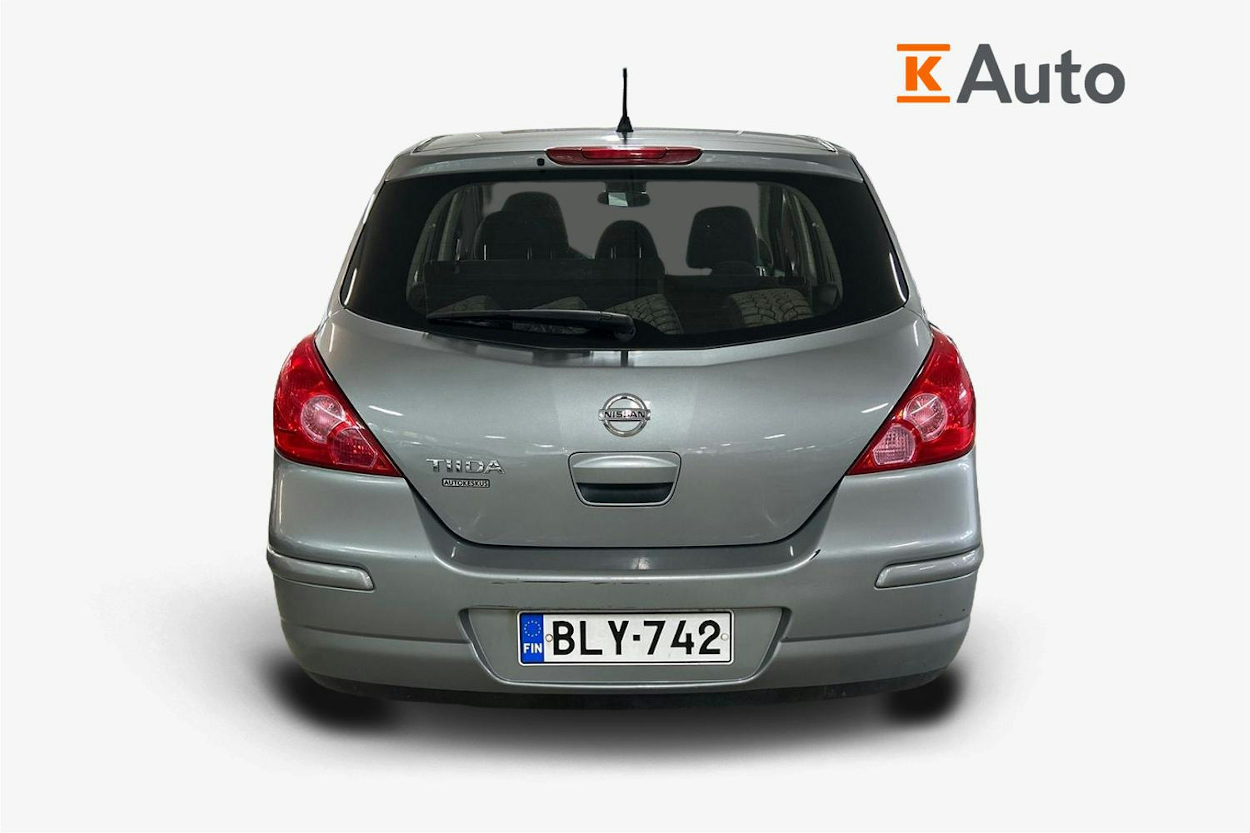 Harmaa Nissan Tiida 2008 kuva 3.