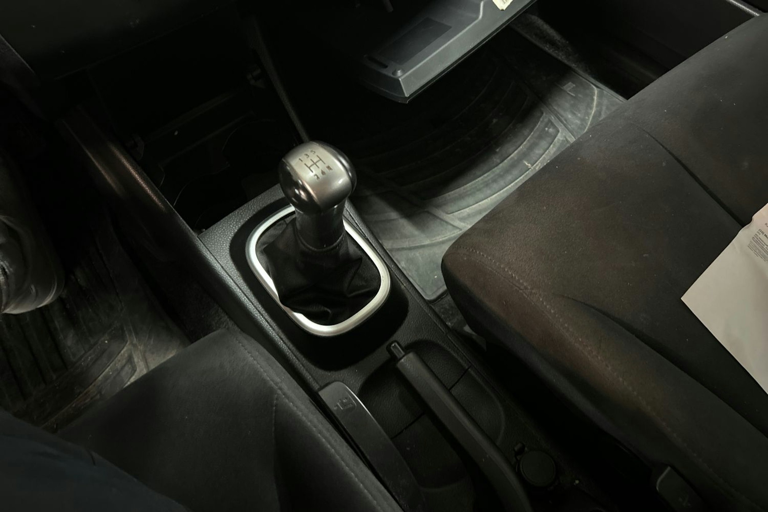 Harmaa Nissan Tiida 2008 kuva 15.