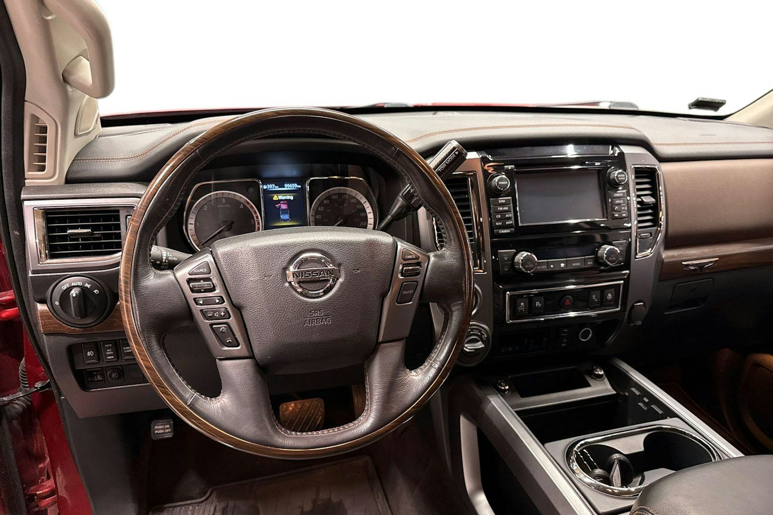 punainen Nissan Titan 2017 kuva 9.