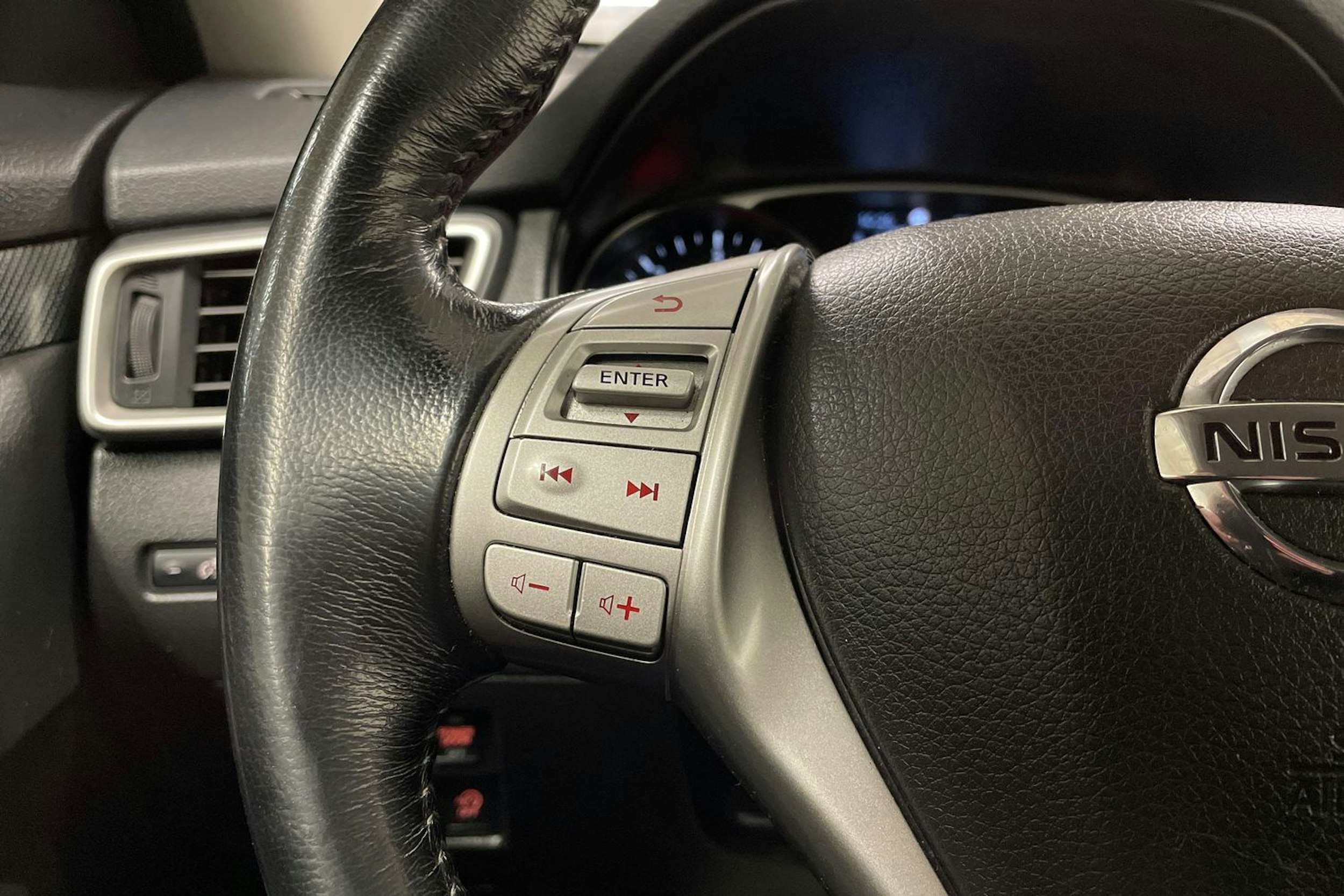 valkoinen Nissan X-Trail 2014 kuva 24.