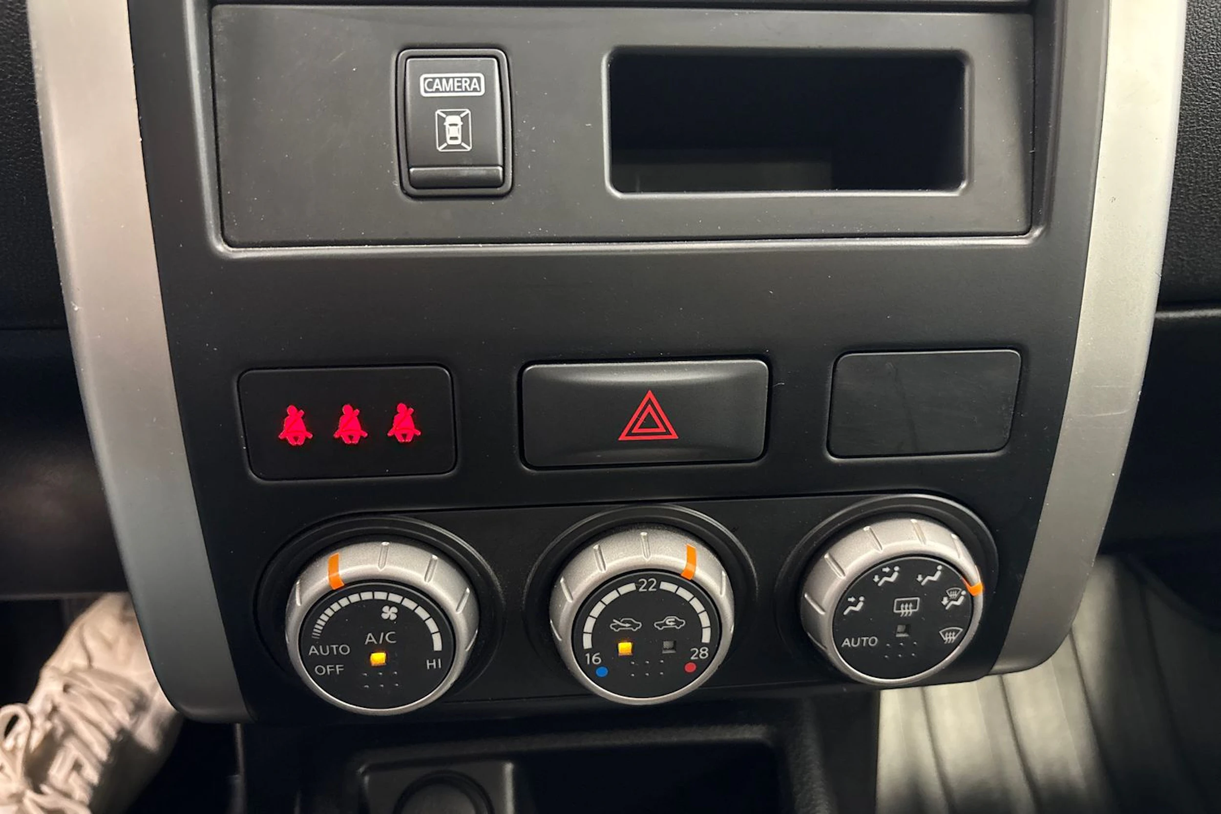 hopea Nissan X-Trail 2014 kuva 24.