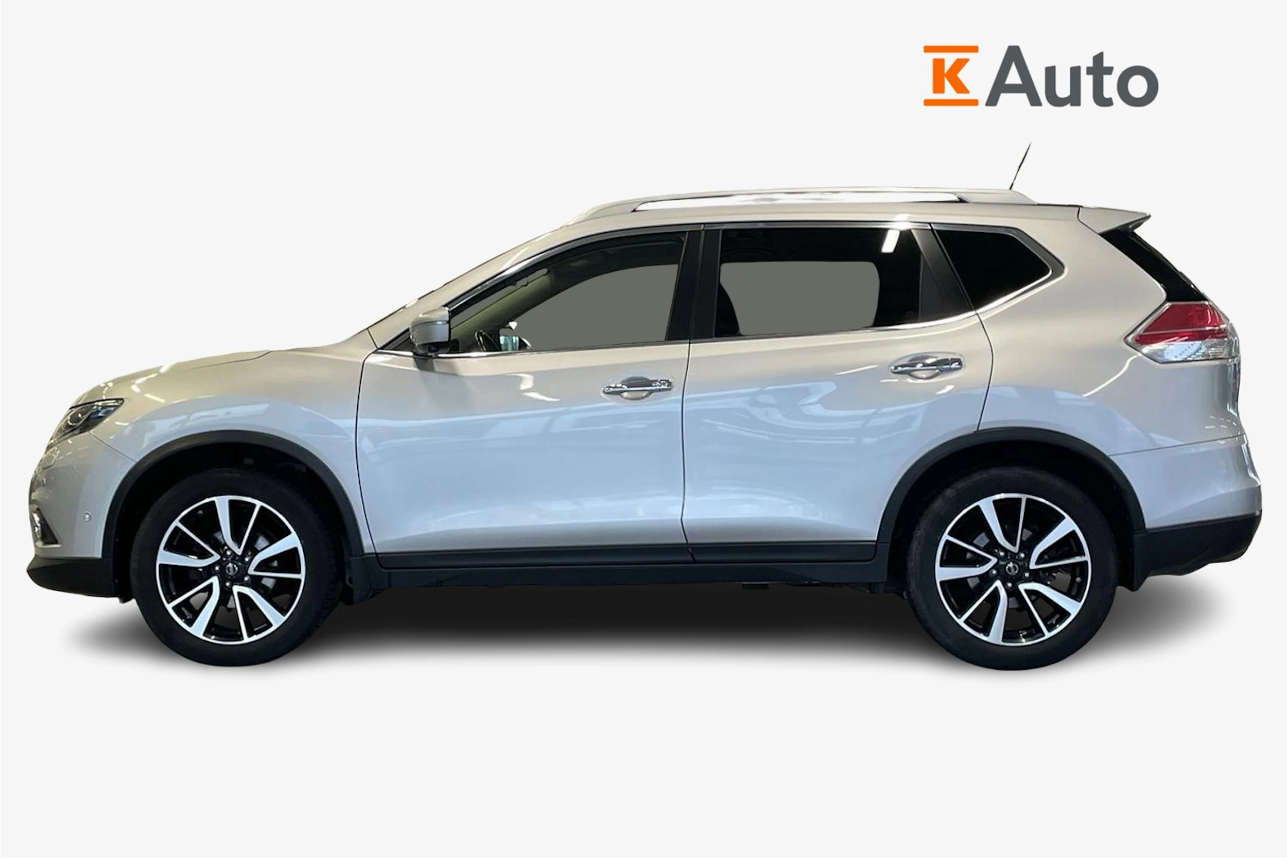 Hopea Nissan X-TRAIL 2015 kuva 5.