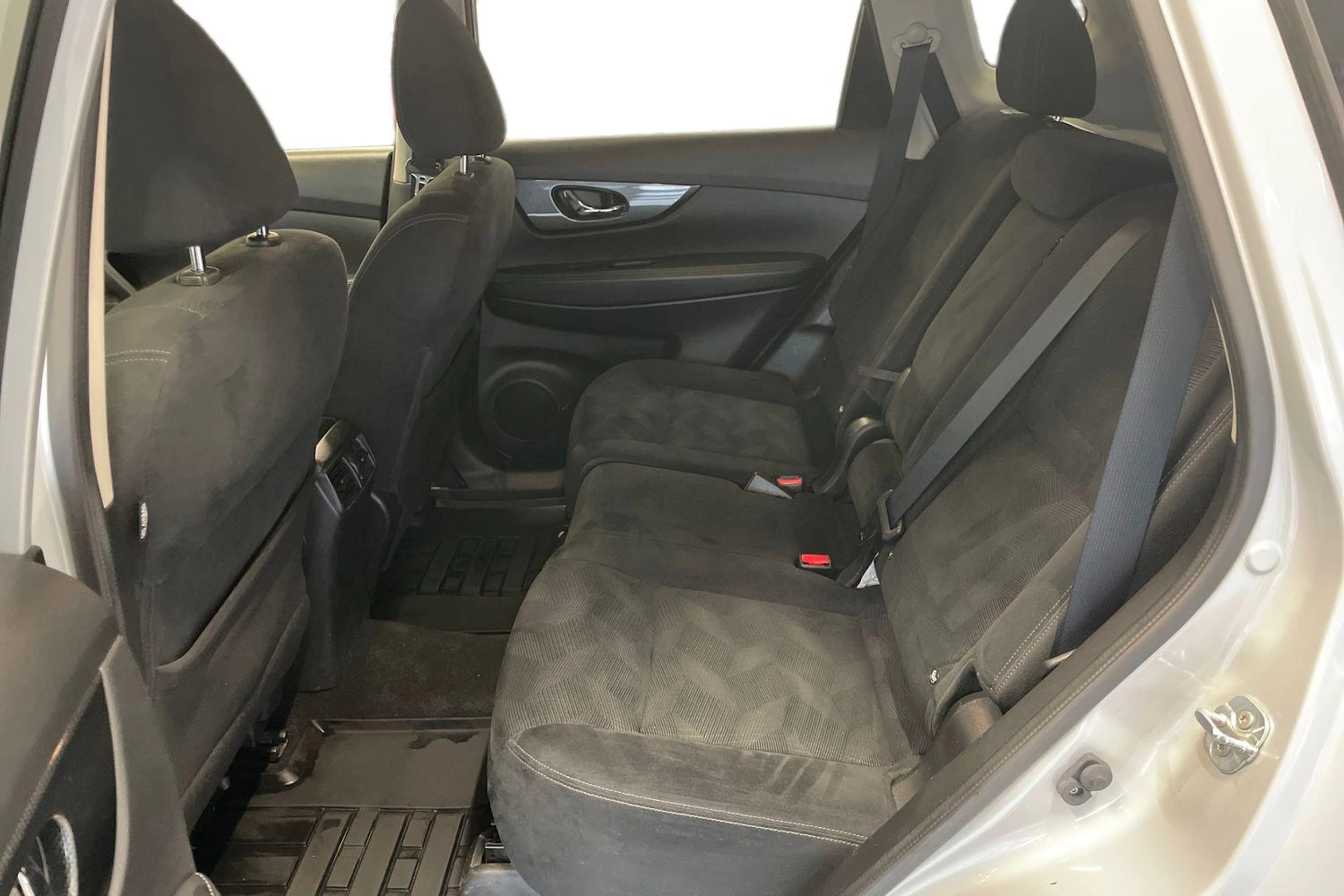 Hopea Nissan X-TRAIL 2015 kuva 8.