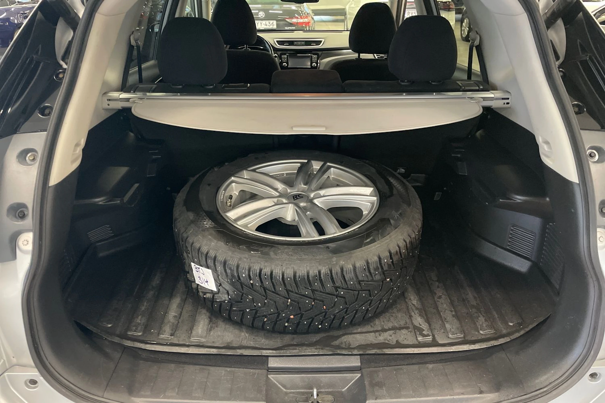Hopea Nissan X-TRAIL 2015 kuva 12.