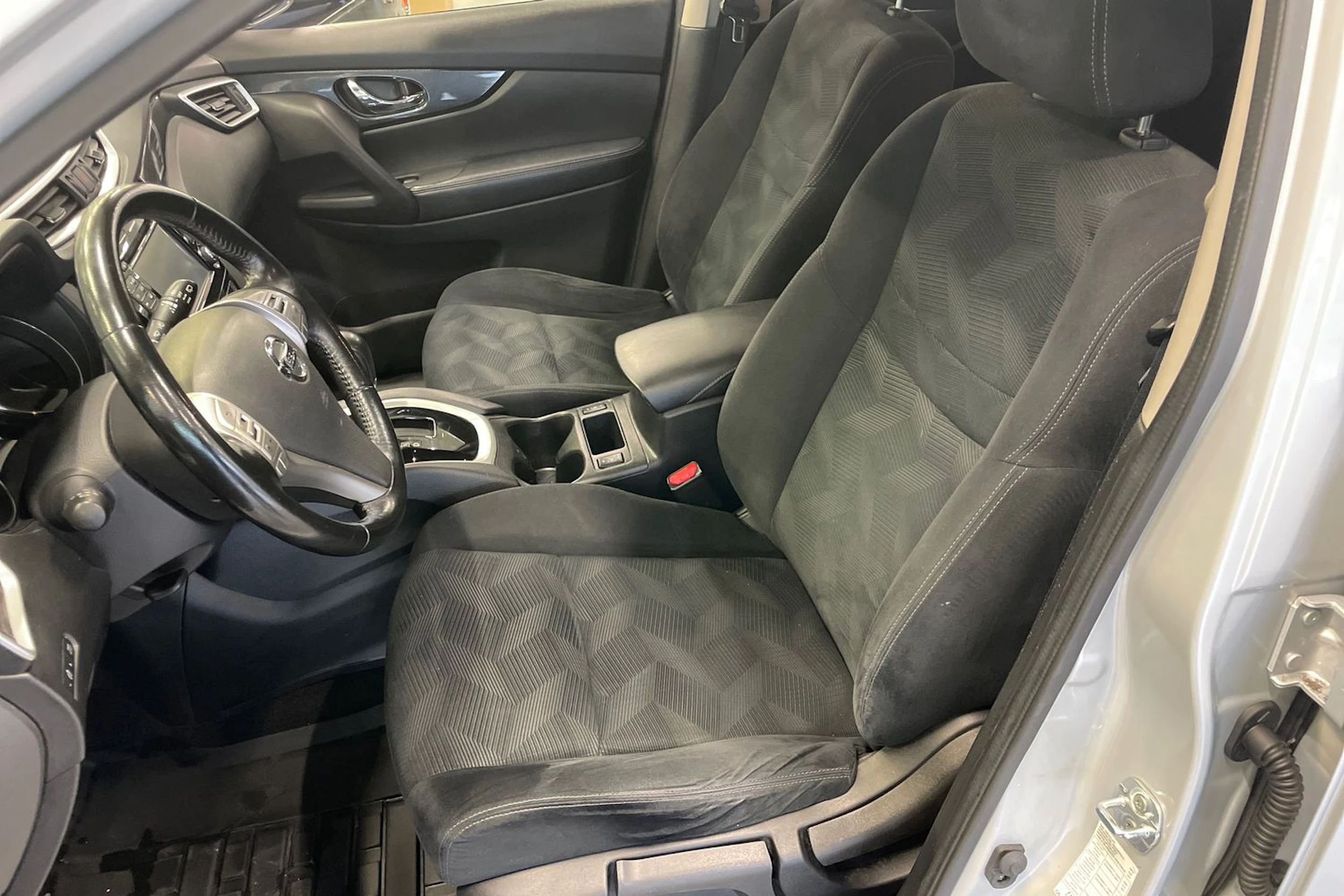 Hopea Nissan X-TRAIL 2015 kuva 15.
