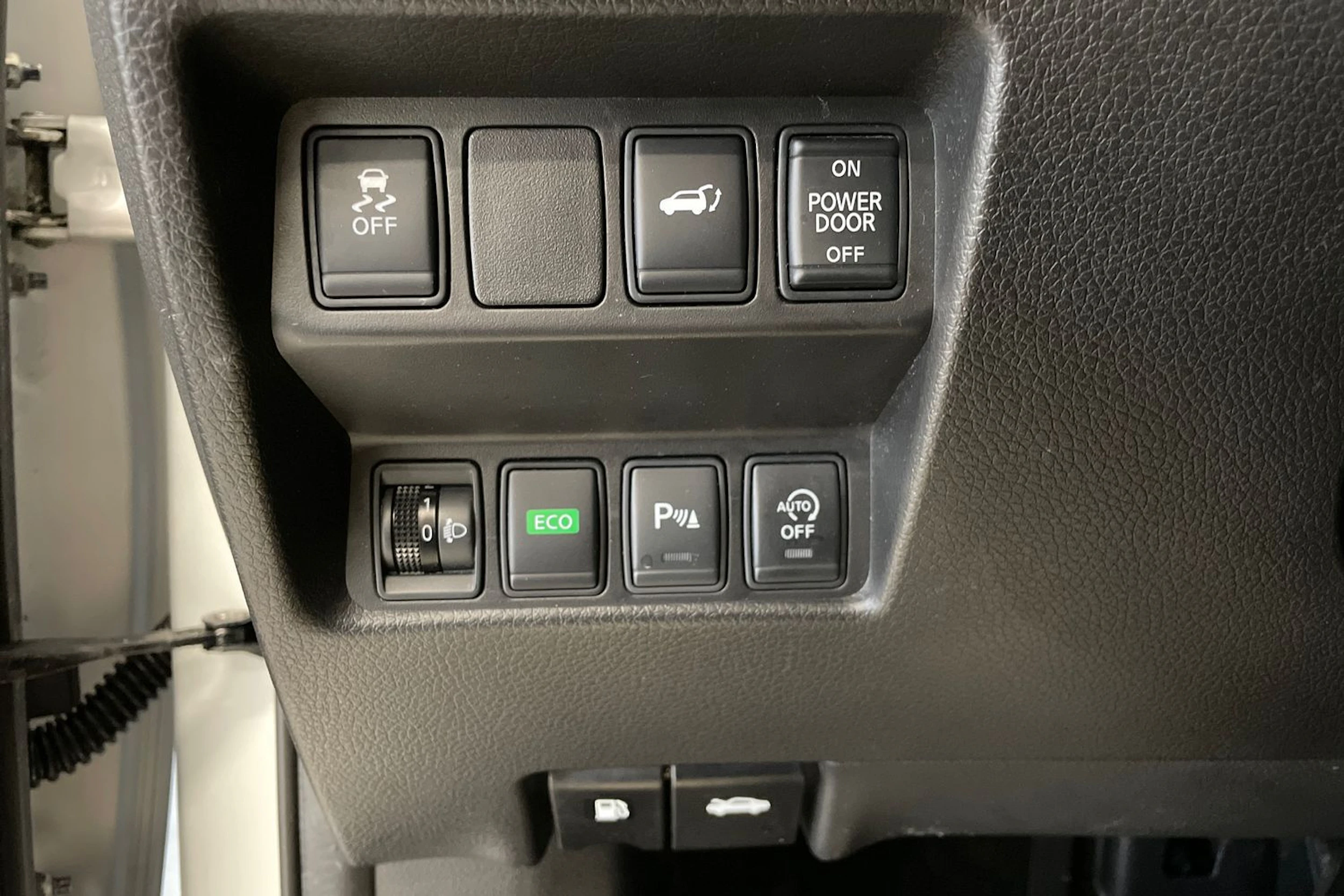 Hopea Nissan X-TRAIL 2015 kuva 16.