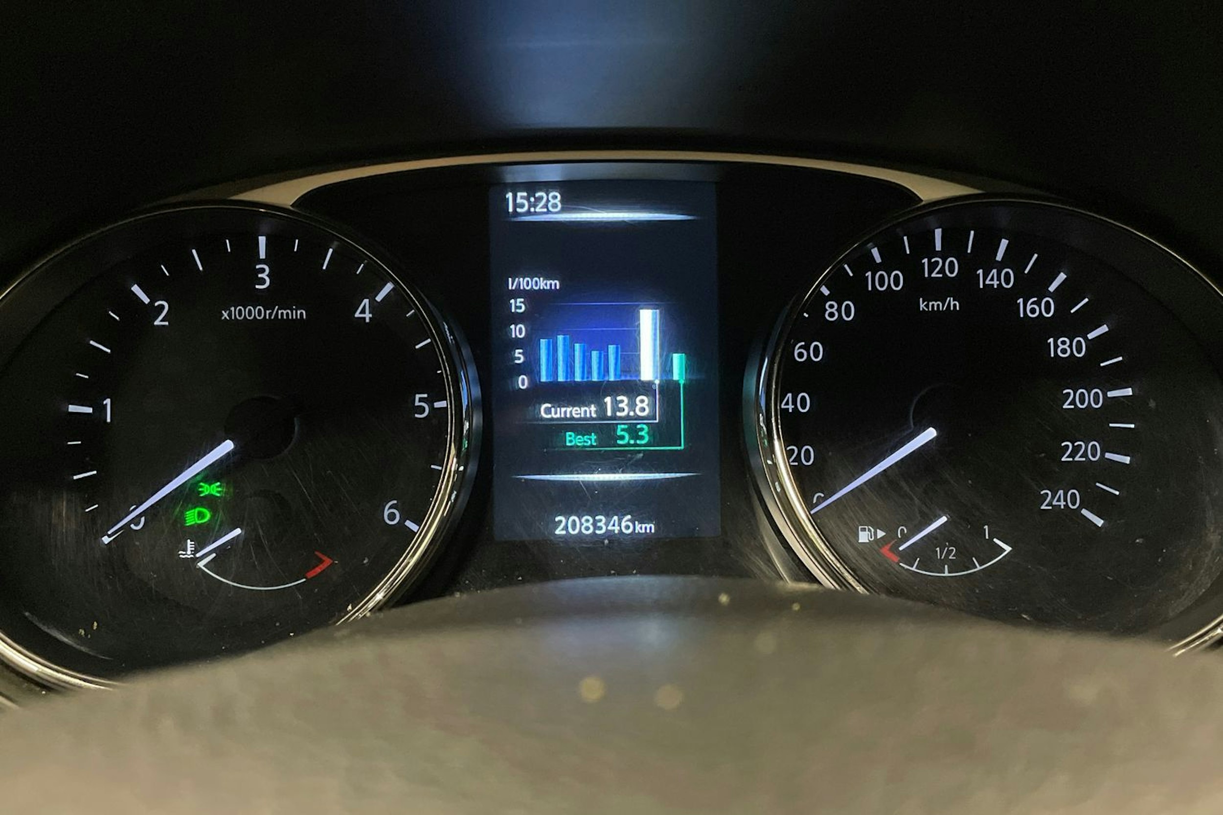 vihreä Nissan X-Trail 2016 kuva 16.