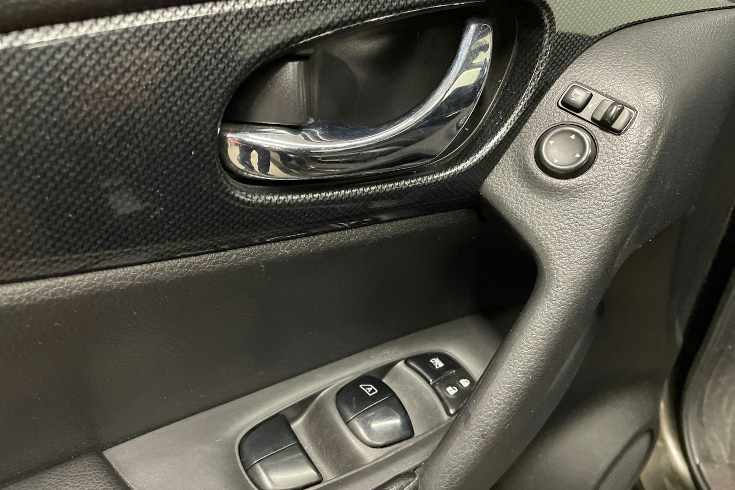 vihreä Nissan X-Trail 2016 kuva 25.