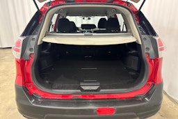 punainen Nissan X-Trail 2016 kuva 13.