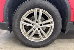 punainen Nissan X-Trail 2016 kuva 22.