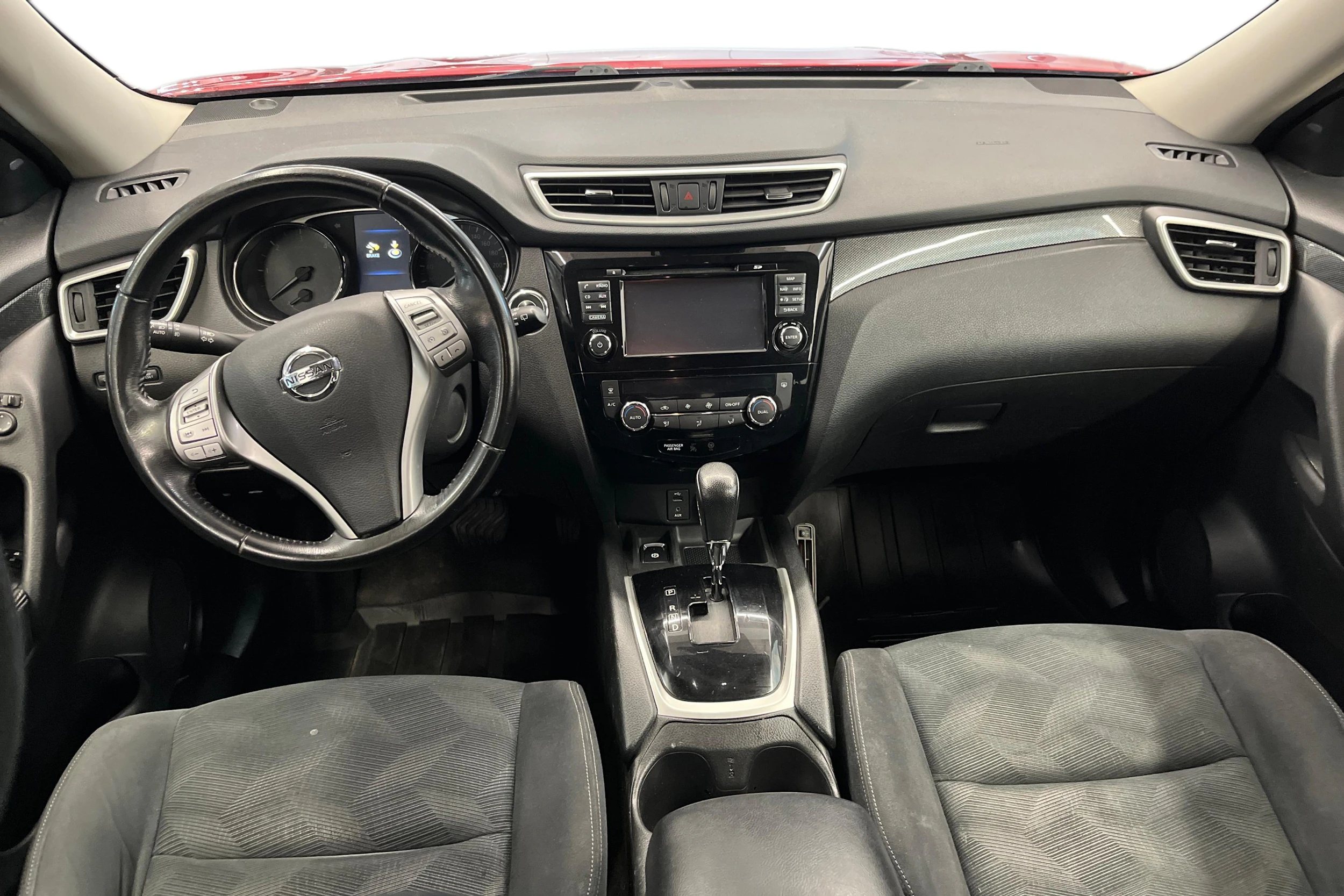 punainen Nissan X-Trail 2017 kuva 7.