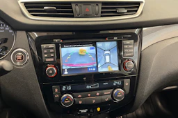 punainen Nissan X-Trail 2017 kuva 11.