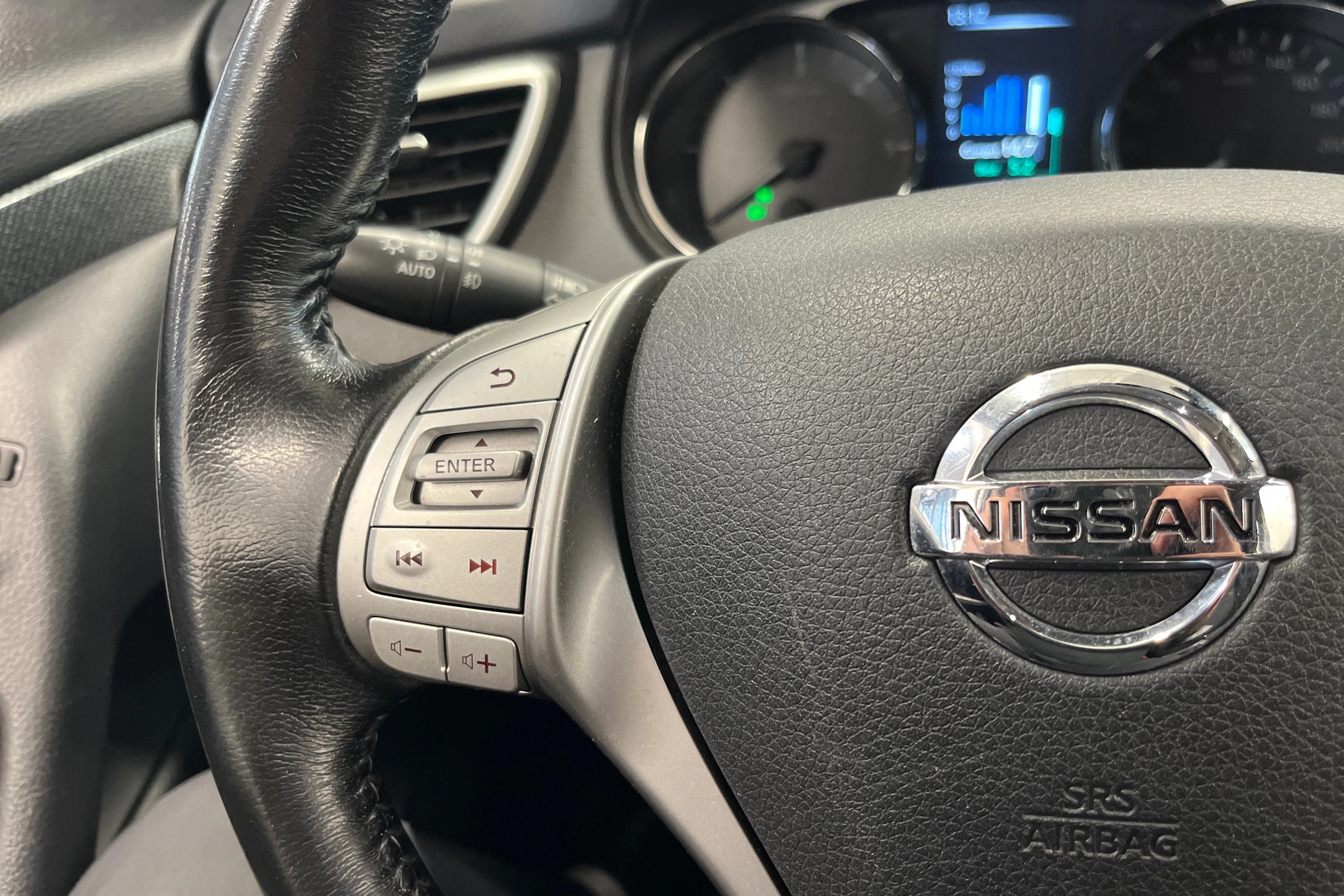 punainen Nissan X-Trail 2017 kuva 12.