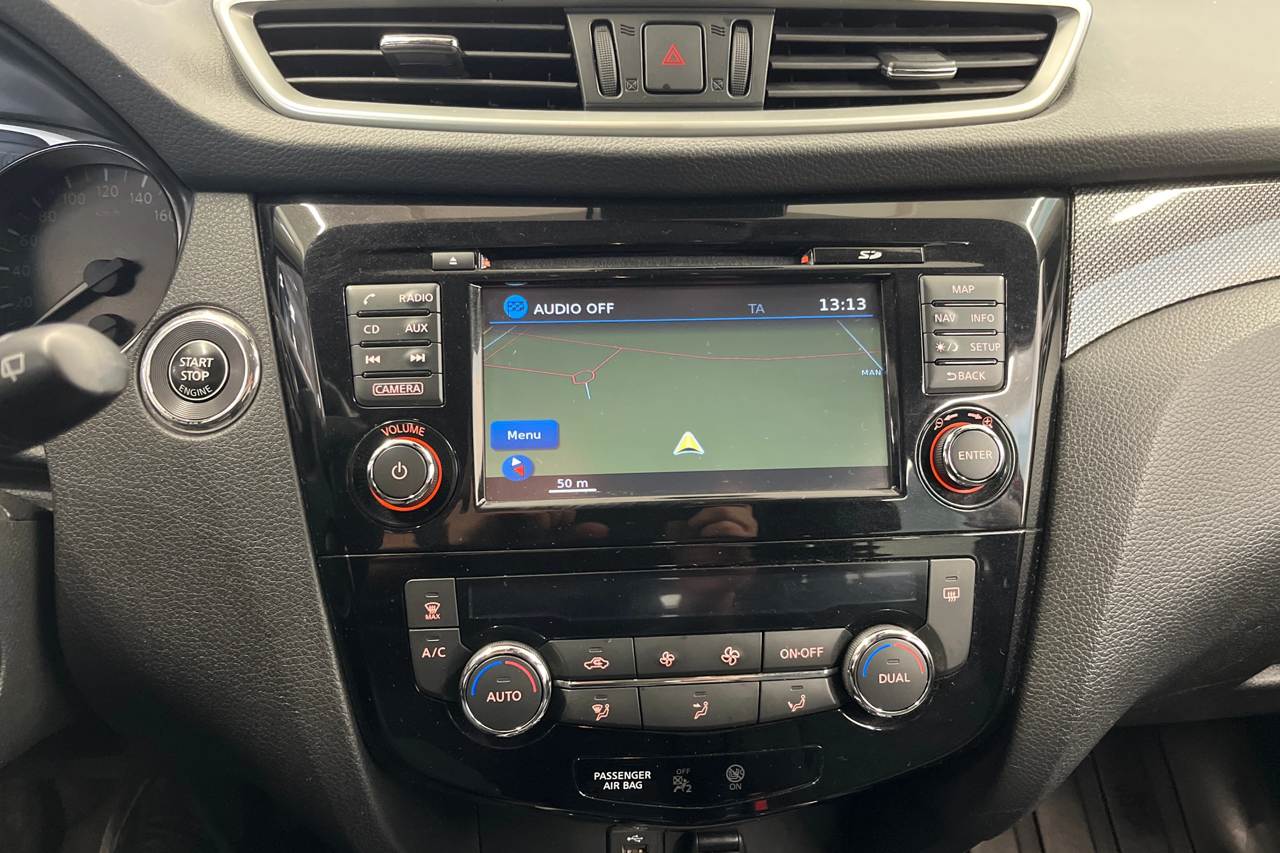 punainen Nissan X-Trail 2017 kuva 14.