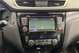 punainen Nissan X-Trail 2017 kuva 14.