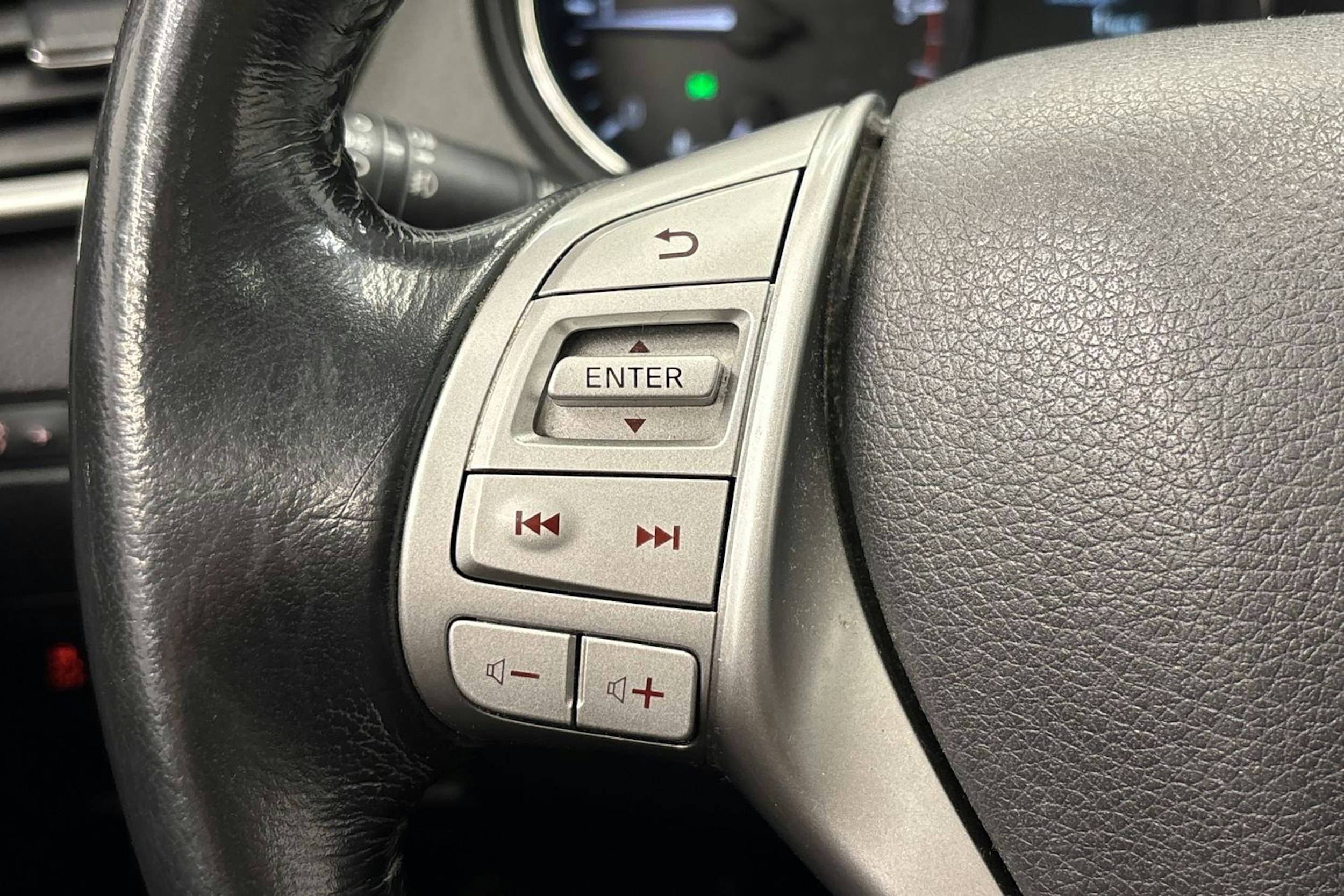 musta Nissan X-Trail 2017 kuva 21.