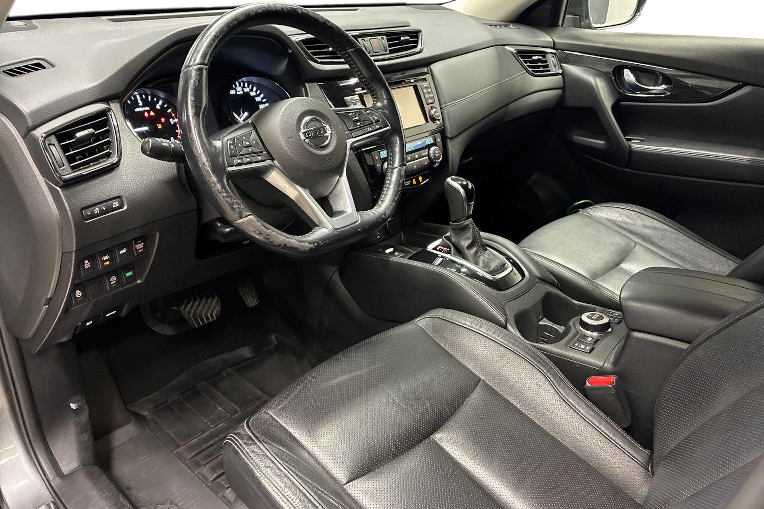 harmaa Nissan X-Trail 2017 kuva 6.