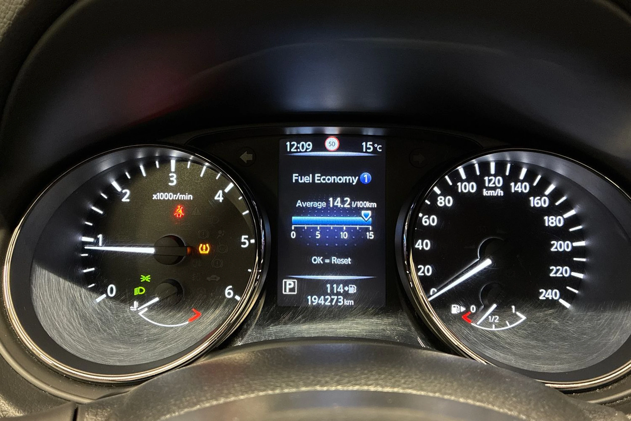harmaa Nissan X-Trail 2017 kuva 12.